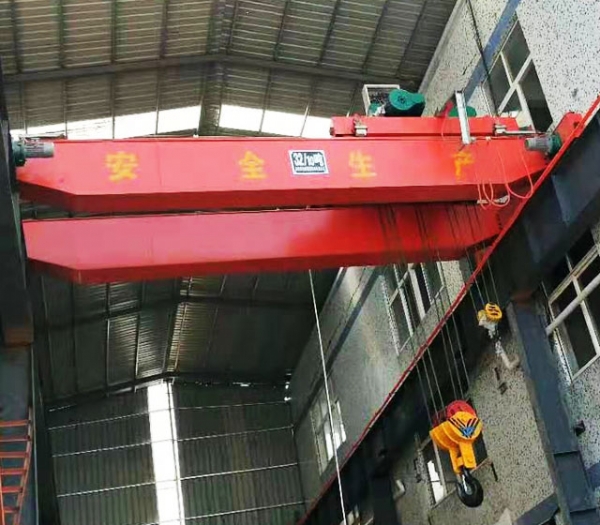 QD型雙梁橋式起重機(jī)